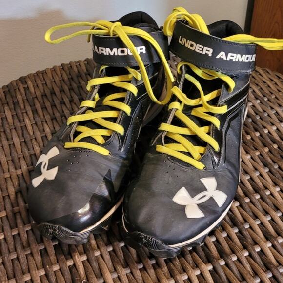 Under Armour Men Armourbound Football Cleats Size 8.5 Black Neon Yellow High Top - Picture 8 of 9